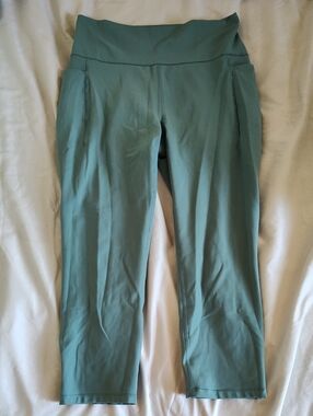 Spyder Sage Green Cropped Active Capris
